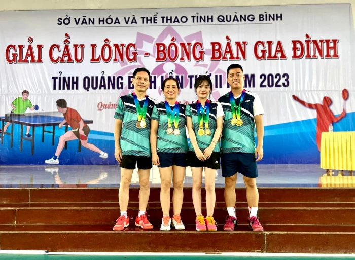 Gia đình cầu lông