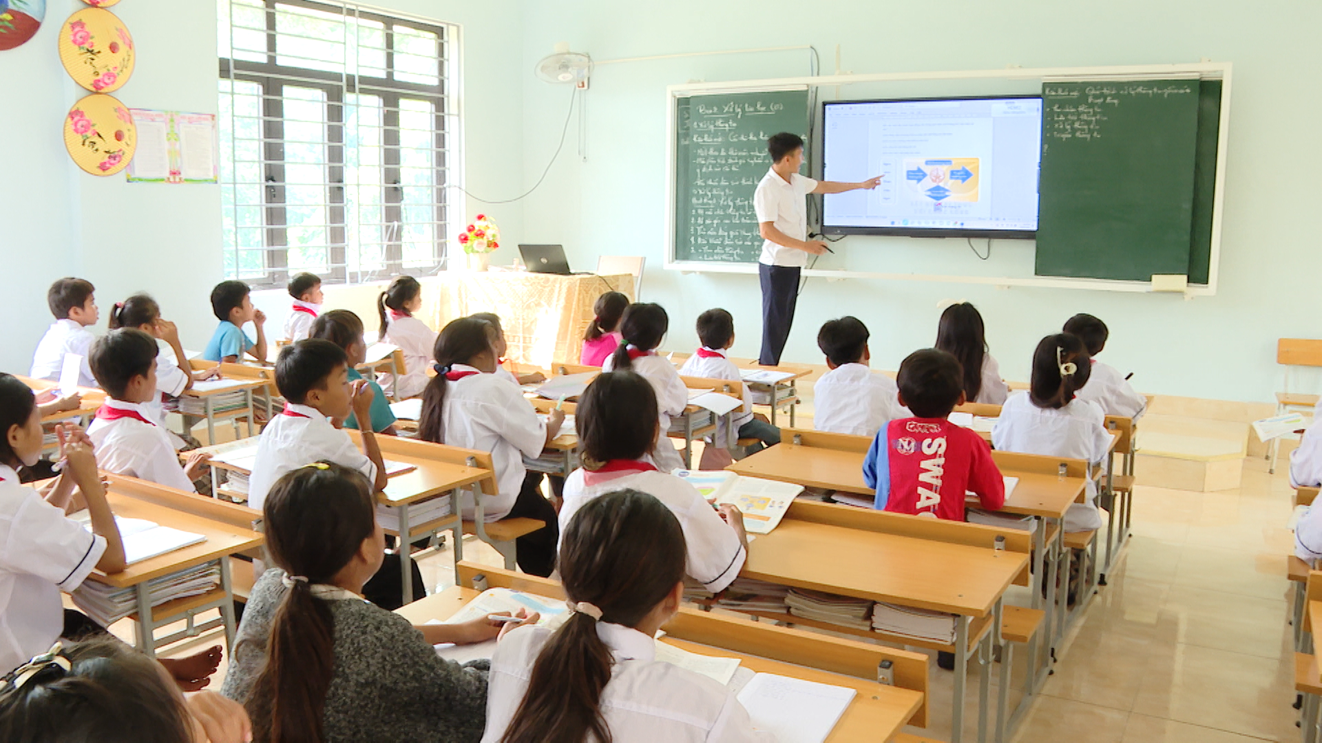 Tỉnh Quảng Trị đang từng bước đầu tư hiện đại hóa cơ sở vật chất tại các trường học vùng biên giới- Ảnh: N.T