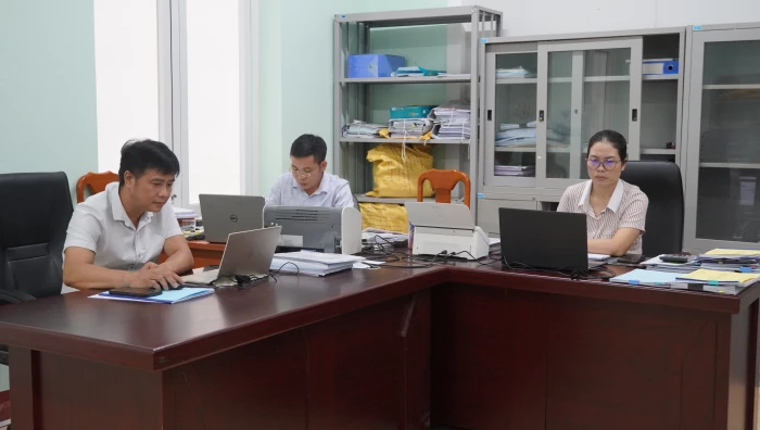 Đồng hành tháo gỡ vướng mắc cùng chính quyền cơ sở