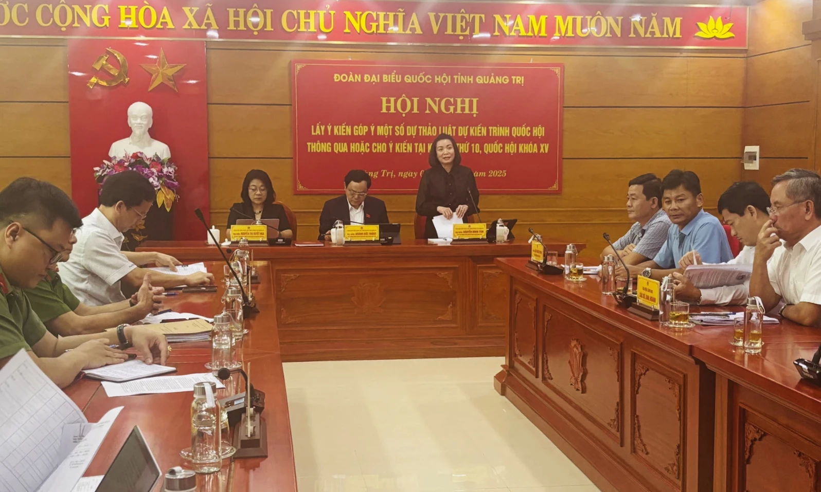 Đồng chí Phó trưởng đoàn chuyên trách Đoàn ĐBQH tỉnh Nguyễn Minh Tâm phát biểu kết luận tại hội nghị - Ảnh: K.H