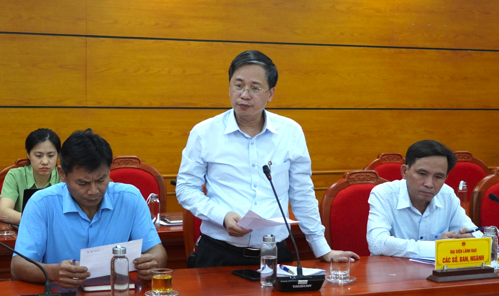 Đại diện lãnh đạo Sở Công thương đóng góp ý kiến - Ảnh: H.Tr