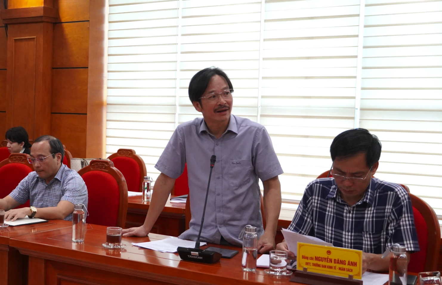 Đại diện lãnh đạo Ngân hàng Nhà nước đóng góp ý kiến - Ảnh: H.Tr