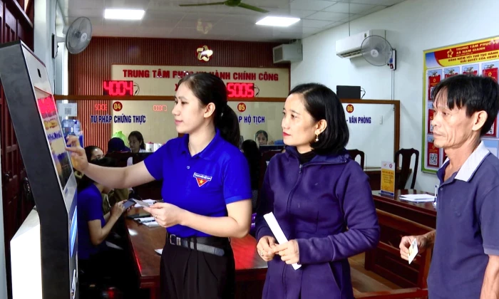Lấy người dân, doanh nghiệp làm trung tâm phục vụ
