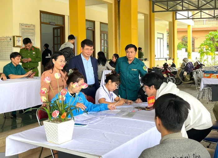 Phường Đồng Hới: Trên 300 công dân tham gia khám sơ tuyển nghĩa vụ quân sự và nghĩa vụ công an nhân dân