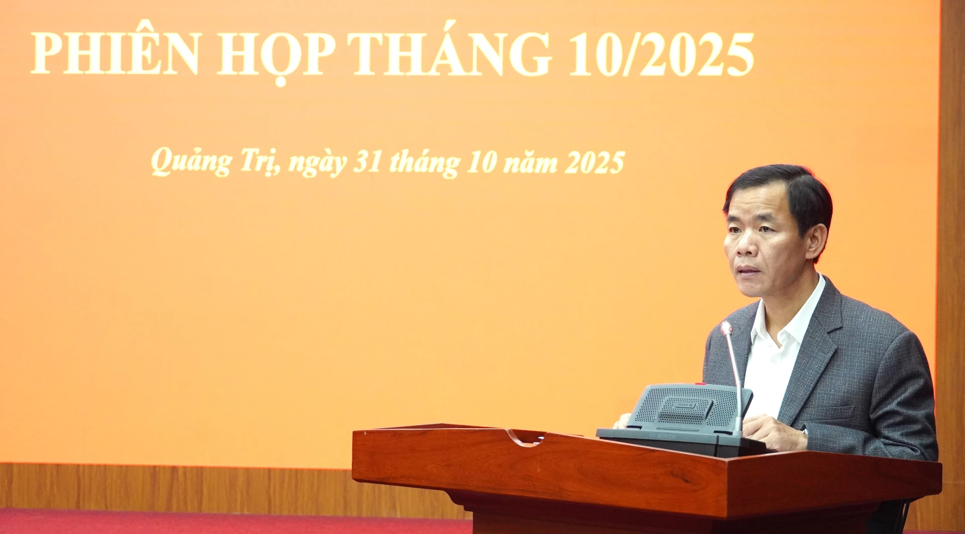 Đồng chí Bí thư Tỉnh ủy yêu cầu phát huy vai trò, trách nhiệm của người đứng đầu trong thực hiện nhiệm vụ phát triển KH, CN, ĐMST, CĐS - Ảnh: QV