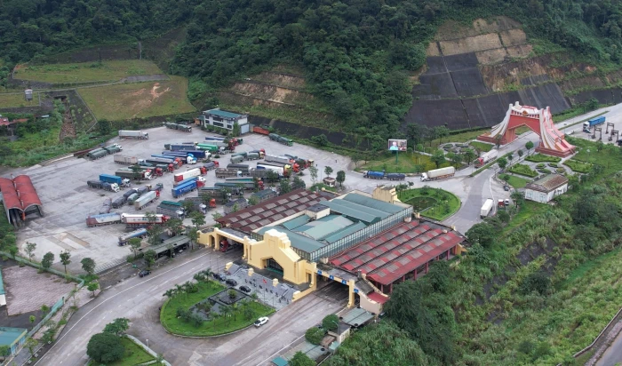 Gần 400 dự án đăng ký đầu tư vào các khu kinh tế, khu công nghiệp