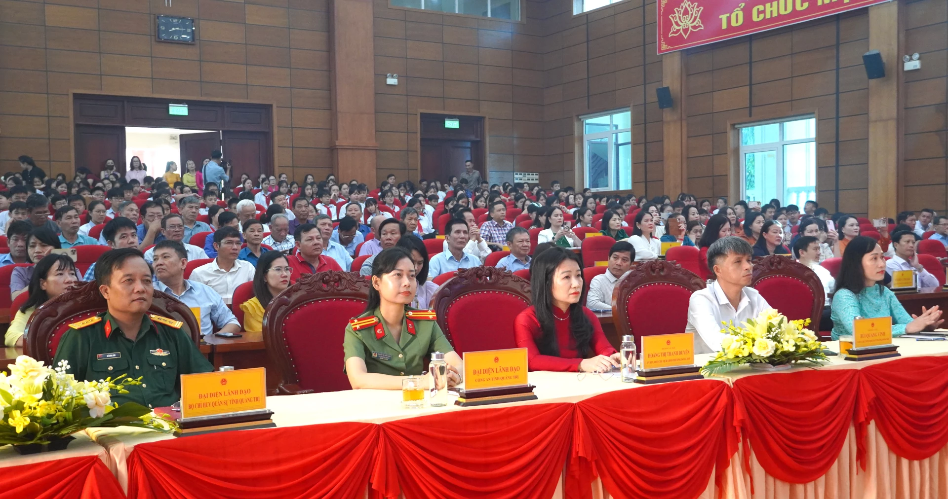 Các đại biểu tham dự. Ảnh: H.Tr.