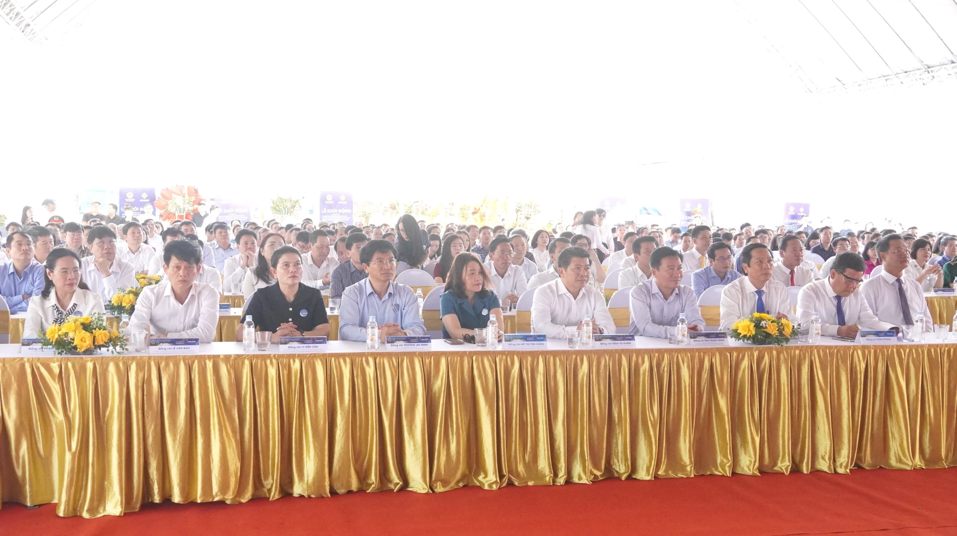 Đại biểu tham dự buổi lễ - Ảnh: Quốc Việt