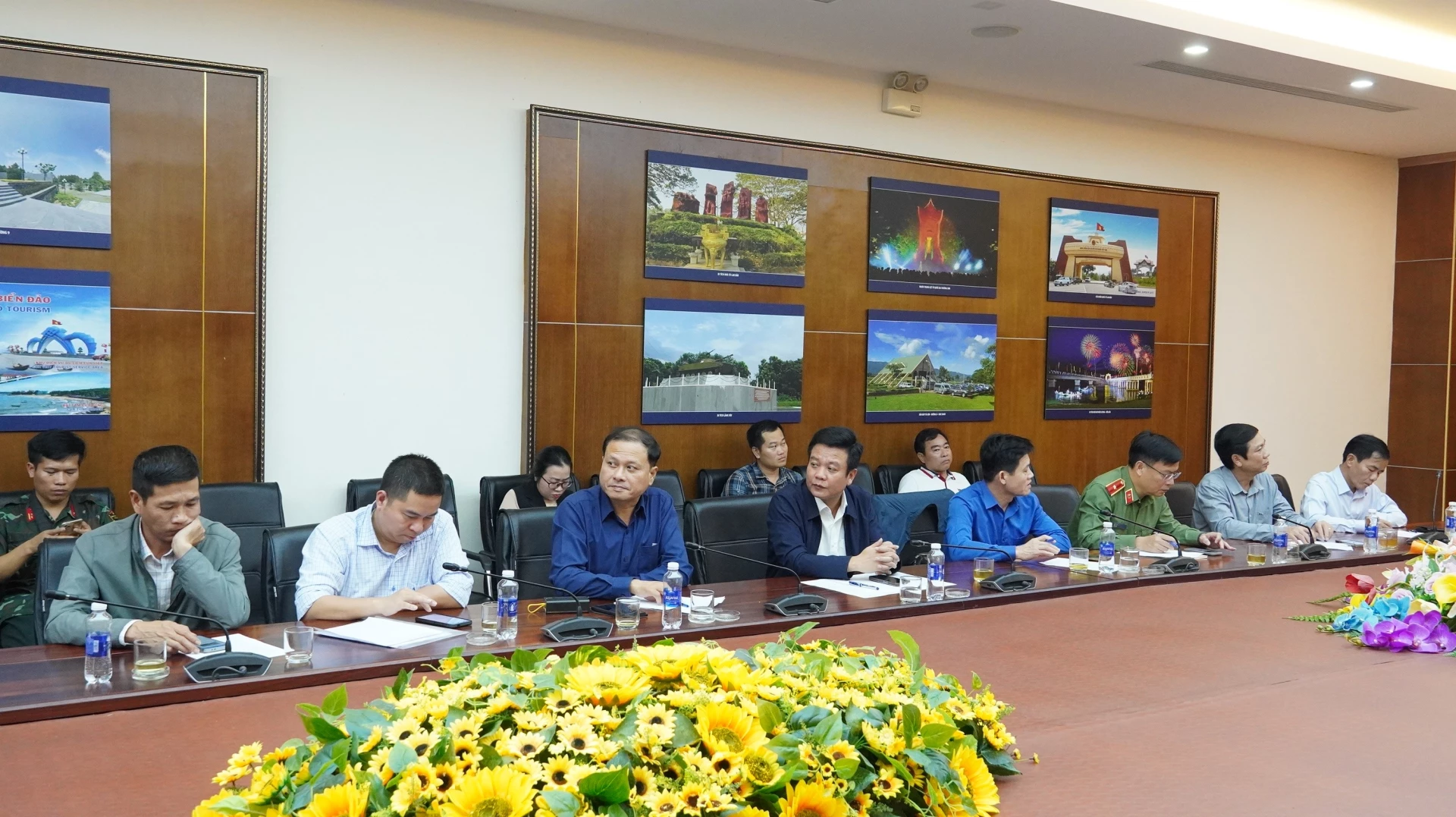 Đại biểu tham dự cuộc họp - Ảnh: Quốc Việt