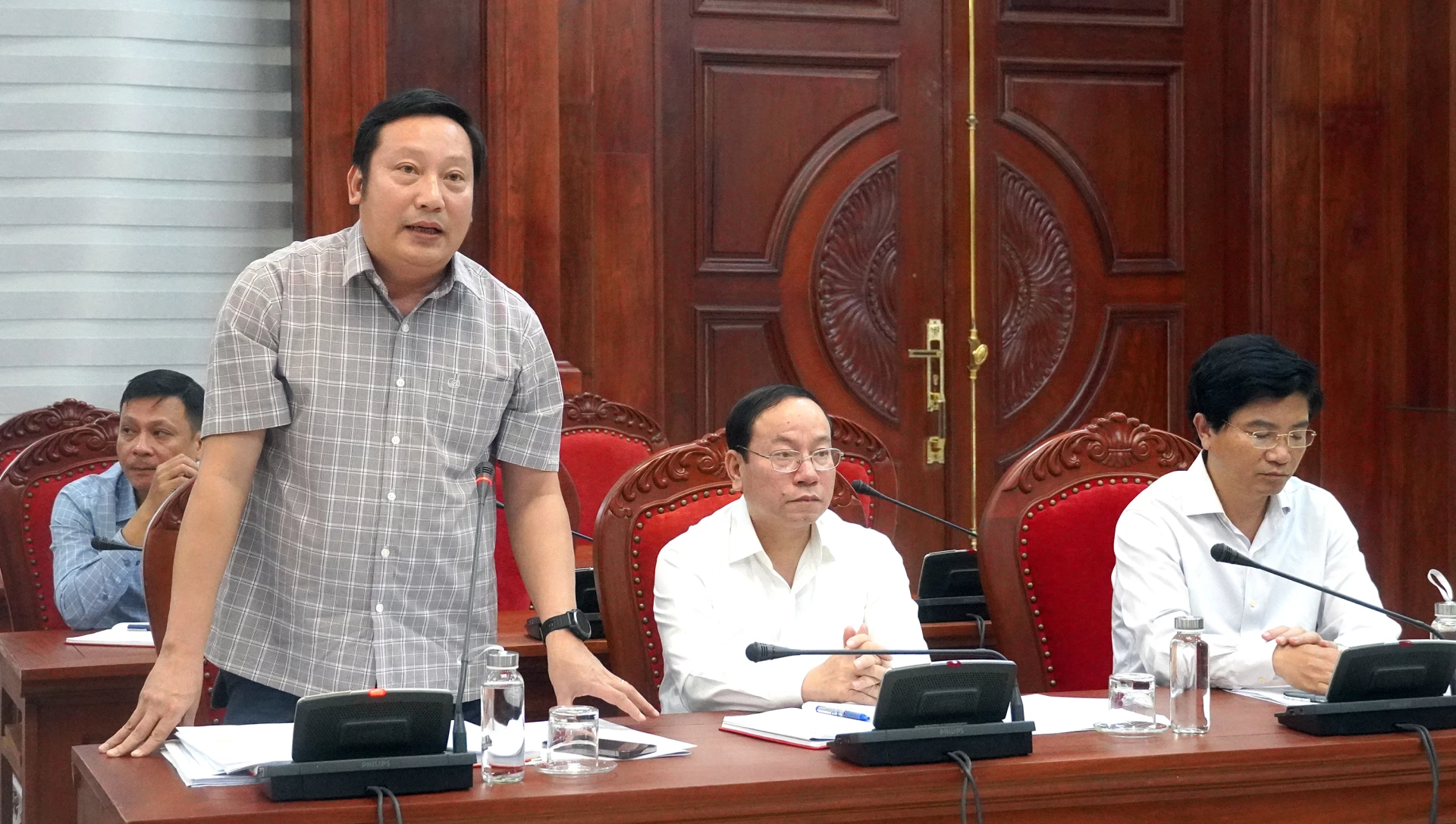 Đồng chí Hà Văn Ninh, Phó Trưởng ban Tổ chức Tỉnh ủy phát biểu tại buổi làm việc - Ảnh: N.M
