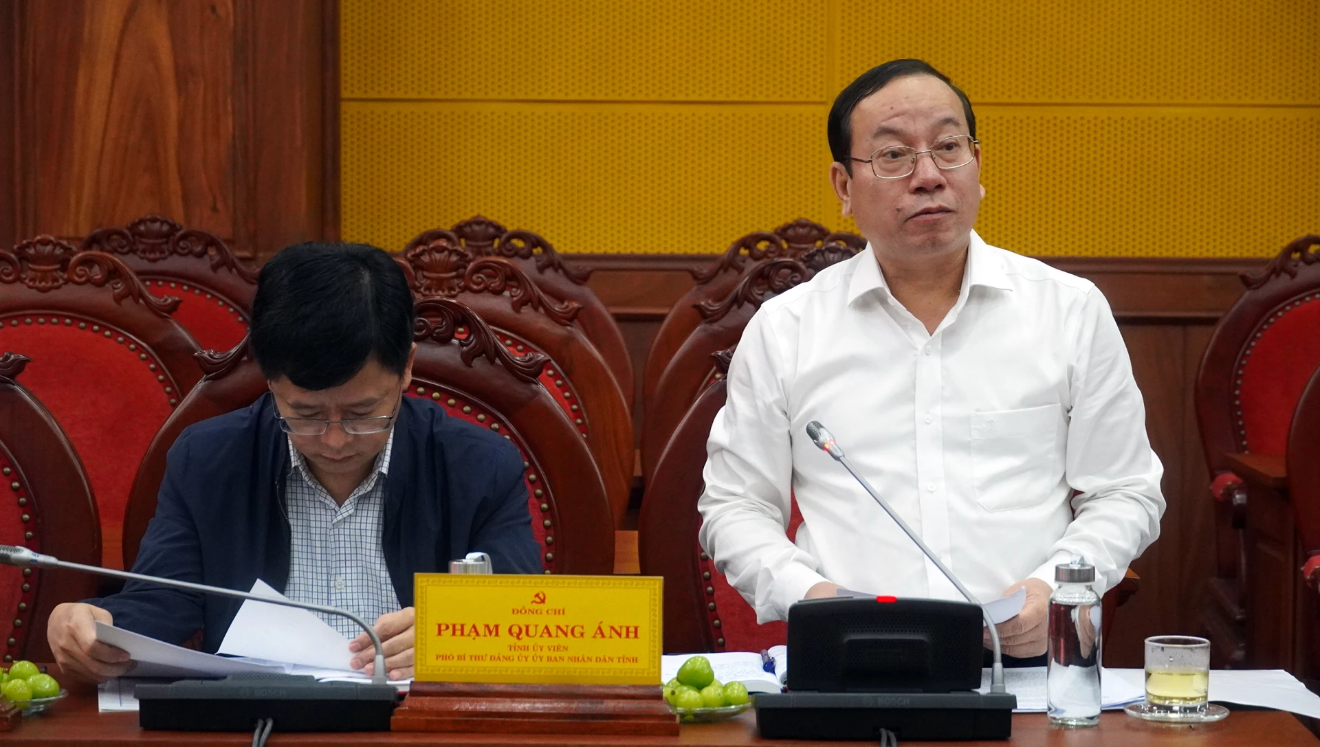 Đại biểu thảo luận tại buổi làm việc - Ảnh: N.M