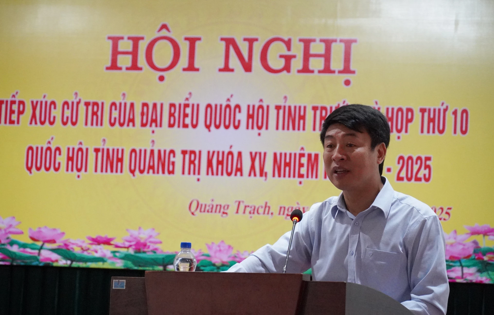 Lãnh đạo các địa phương trả lời ý kiến của cử tri.