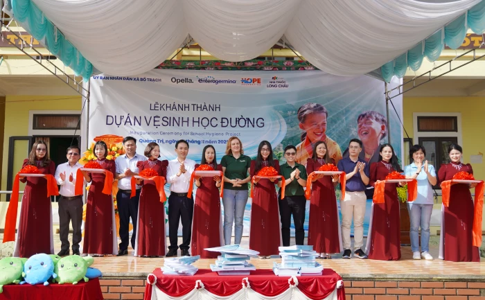 Khánh thành dự án vệ sinh học đường tại Quảng Trị