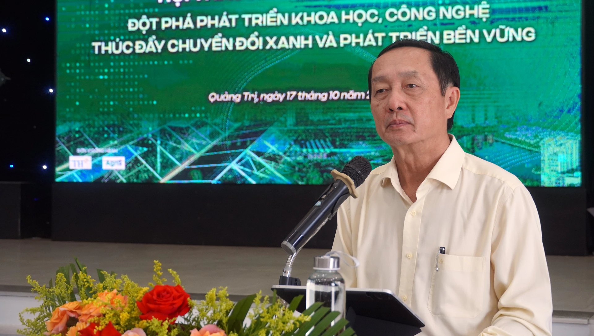 Đồng chí Huỳnh Thành Đạt, Ủy viên Trung ương Đảng, Phó Trưởng Ban Tuyên giáo và Dân vận Trung ương kết luận hội thảo - Ảnh: N.M