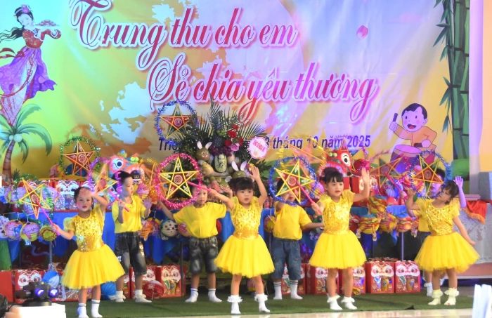 Mang Trung thu về 'ốc đảo' Trấm