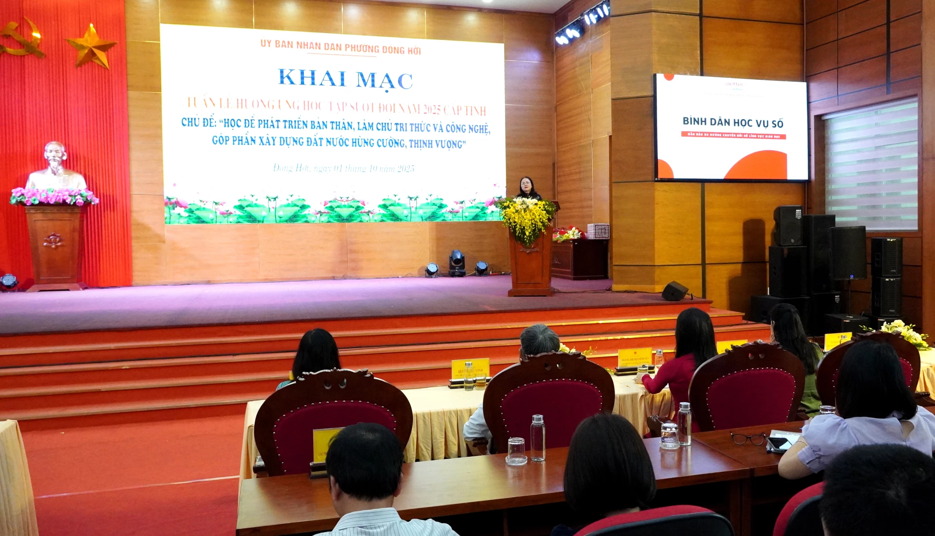 Giám đốc Sở Giáo dục-Đào tạo tỉnh Lê Thị Hương phát biểu tại buổi lễ. Ảnh: H.Tr.