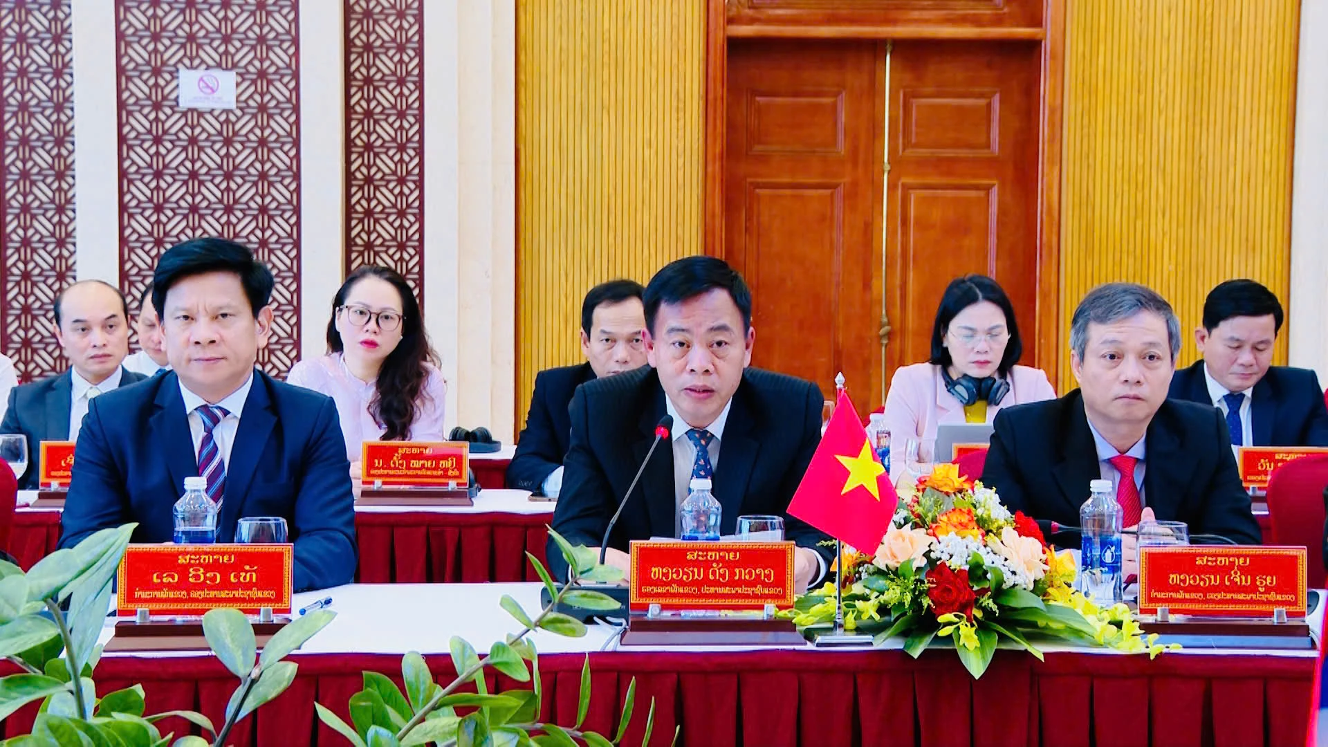 Lãnh đạo HDND tỉnh tham dự buổi Hội đàm - Ảnh: B.C 