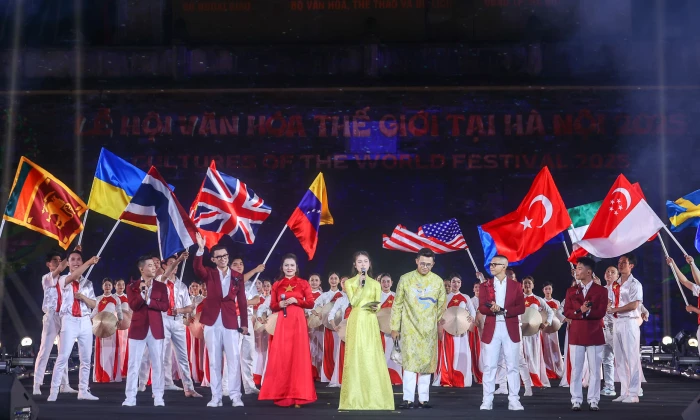 Thủ tướng: Lễ hội Văn hóa thế giới tại Hà Nội 'sẻ chia với đồng bào bị thiên tai'