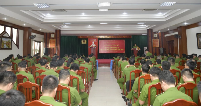 Tập huấn nghiệp vụ cảnh sát khu vực năm 2025