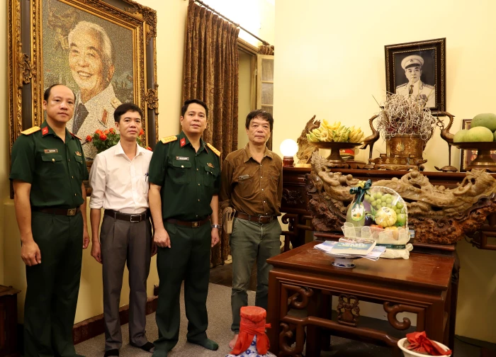 “Cửa sổ 30 Hoàng Diệu vẫn mở đấy thôi...!”