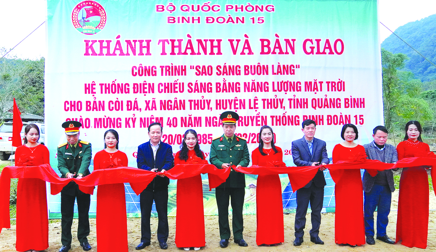 Không những bảo đảm phát triển kinh tế-xã thội, quốc phòng-an ninh, Đoàn KTQP 79 cùng Binh đoàn 15 còn thực hiện tốt các chương trình an sinh xã hội trên địa bàn miền núi- Ảnh: T.Long
