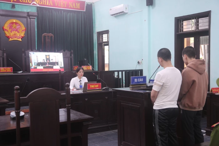Cung cấp ma túy cho khách hát karaoke sử dụng, 2 thanh niên lãnh án gần 23 năm tù