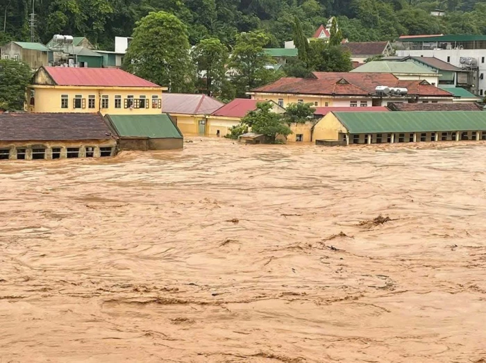 Tập trung ứng phó khẩn cấp và khắc phục hậu quả mưa lũ lớn tại khu vực Trung bộ