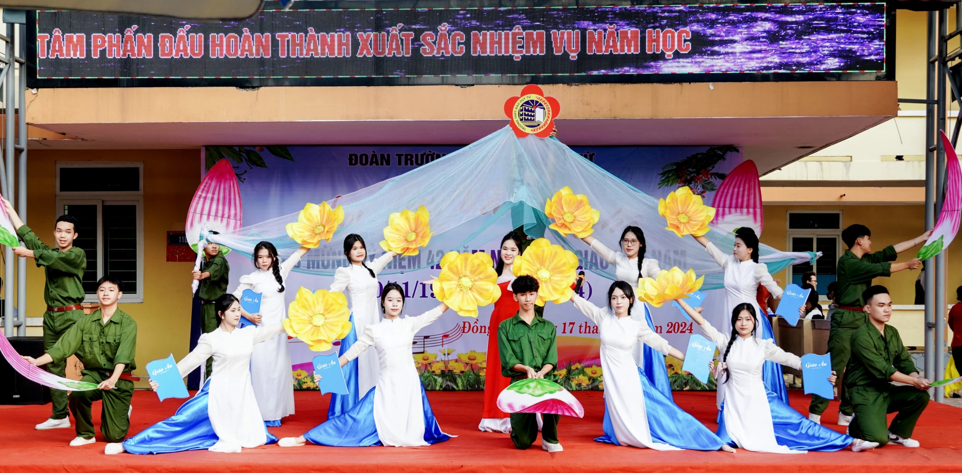 Đoàn trường Đào Duy Từ tạo môi trường rèn luyện tư tưởng, đạo đức hiệu quả cho HS từ các các câu lạc bộ học thuật, thể thao, văn nghệ - Ảnh: H.TR