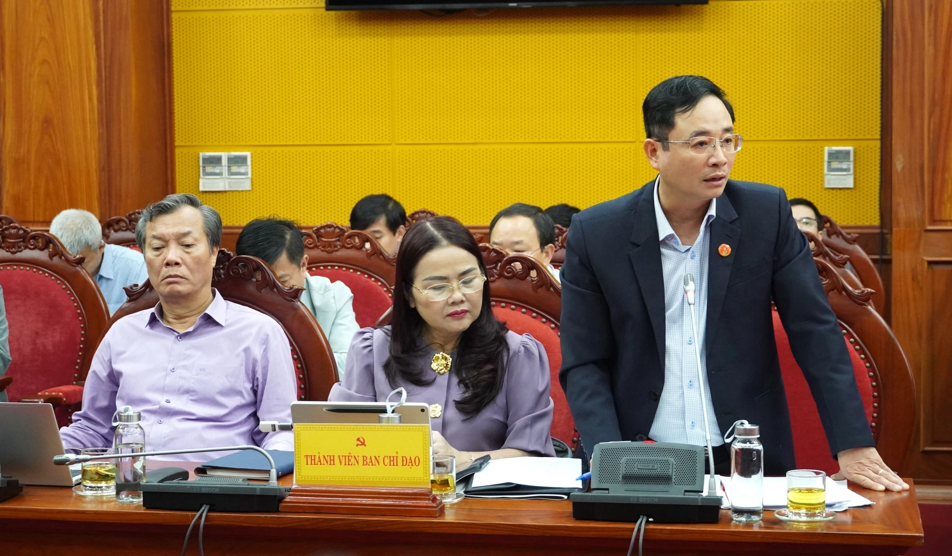 Lãnh đạo Sở Khoa học - Công nghệ phát biểu tại phiên họp - Ảnh: QV