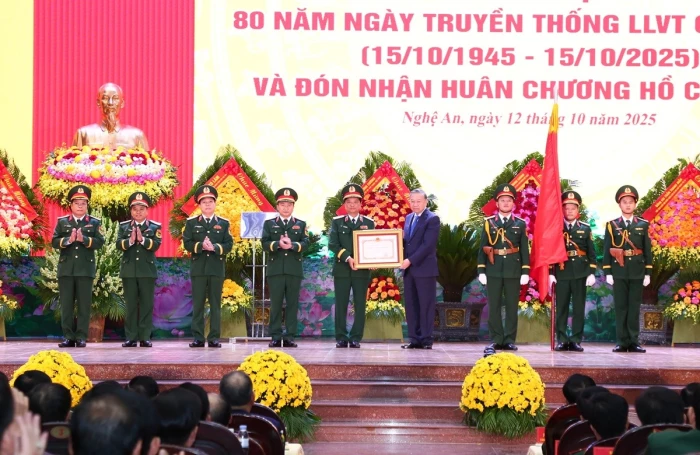 Kỷ niệm 80 năm Ngày truyền thống Lực lượng vũ trang Quân khu 4
