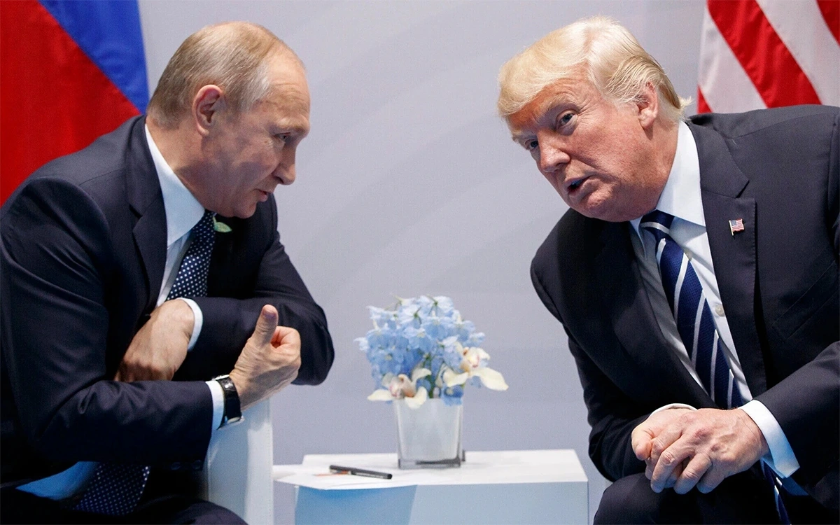 Tổng thống Mỹ Donald Trump hội đàm với Tổng thống Nga Vladimir Putin bên lề hội nghị G20 ở Đức năm 2017. Ảnh: Reuters