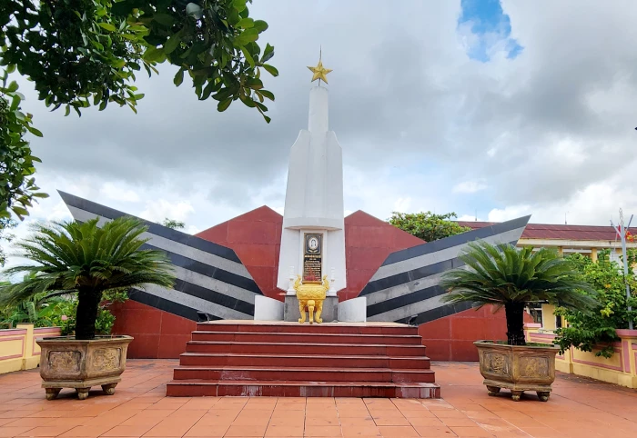 Đóa hoa bất tử... bên dòng sông Vĩnh Định