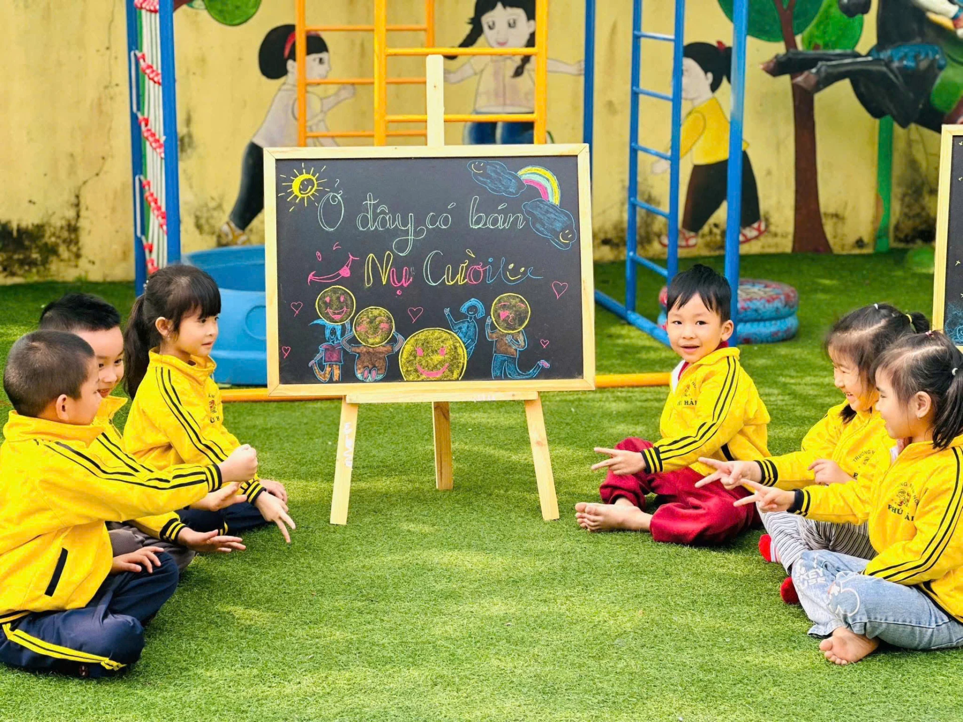 Tổ chức hoạt động trải nghiệm cho trẻ là một trong những nội dung được Trường mầm non Phú Hải chú trọng hàng đầu - Ảnh: NH.V