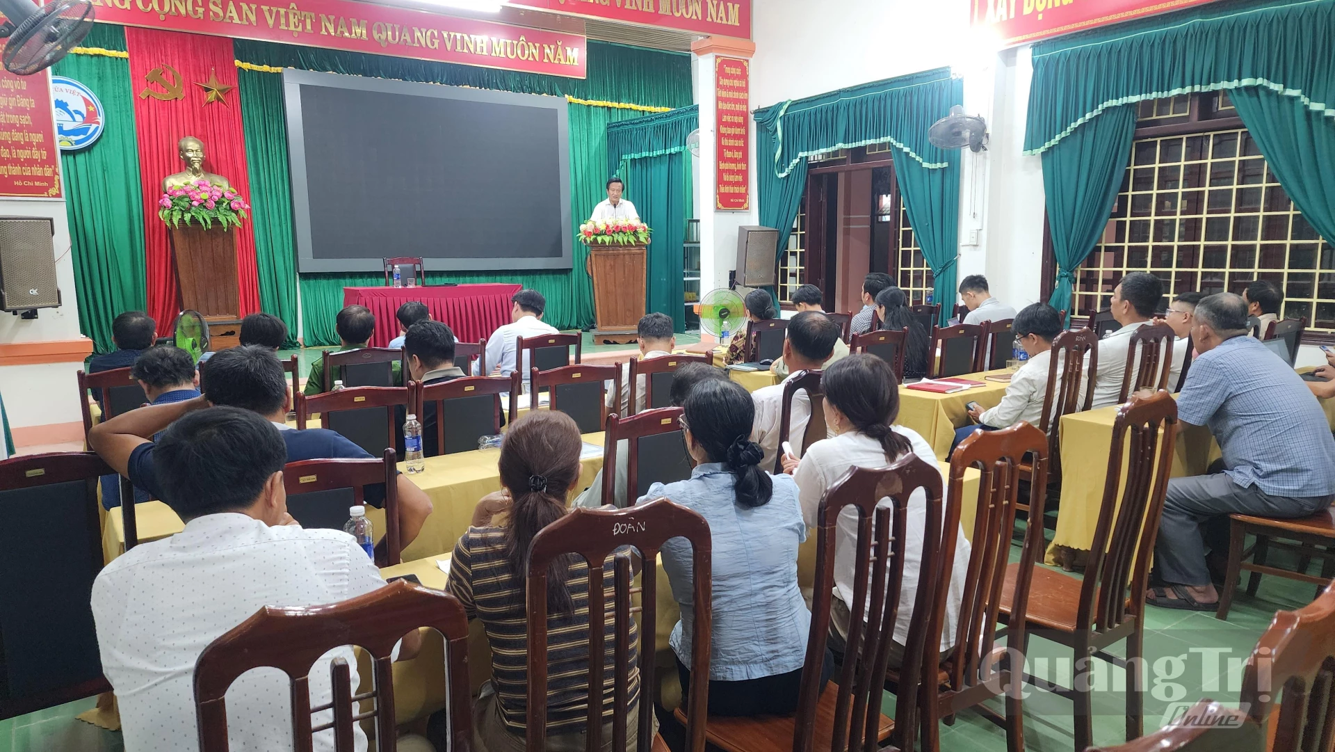Quang cảnh cuọc họp đối thoại đền bù, hỗ trợ GPMB- Ảnh: Tạ Hưng