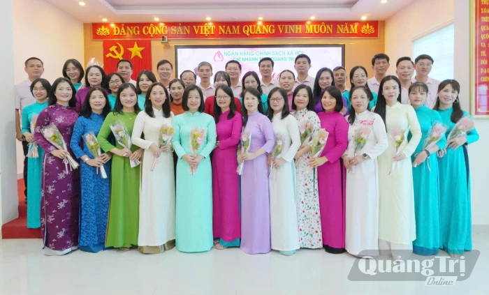 'Giỏi việc ngân hàng, đảm việc nhà'