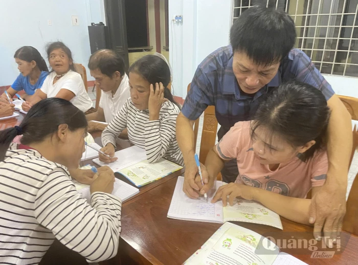 Ánh sáng con chữ ở Cà Xen