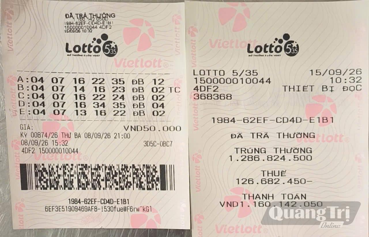 Những tấm vé trúng thưởng của anh Vương Hạnh - Ảnh: P.V