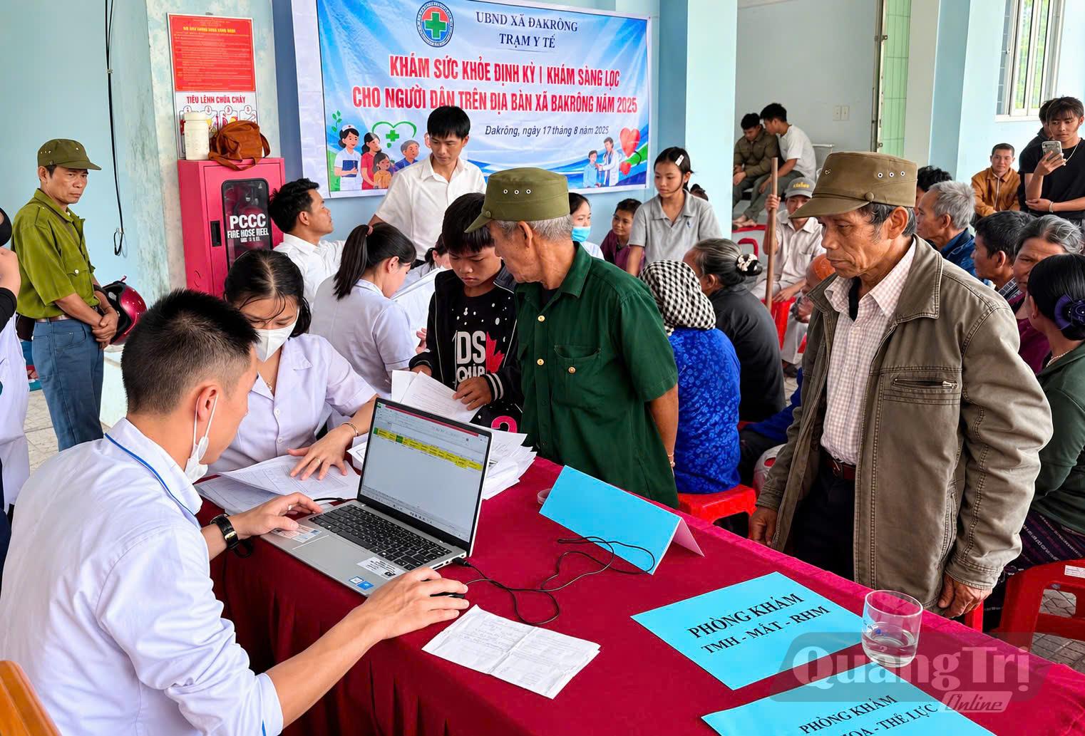 Trạm Y tế xã Đakrông tổ chức khám sức khỏe định kỳ, sàng lọc cho người dân trên địa bàn - Ảnh: M.H