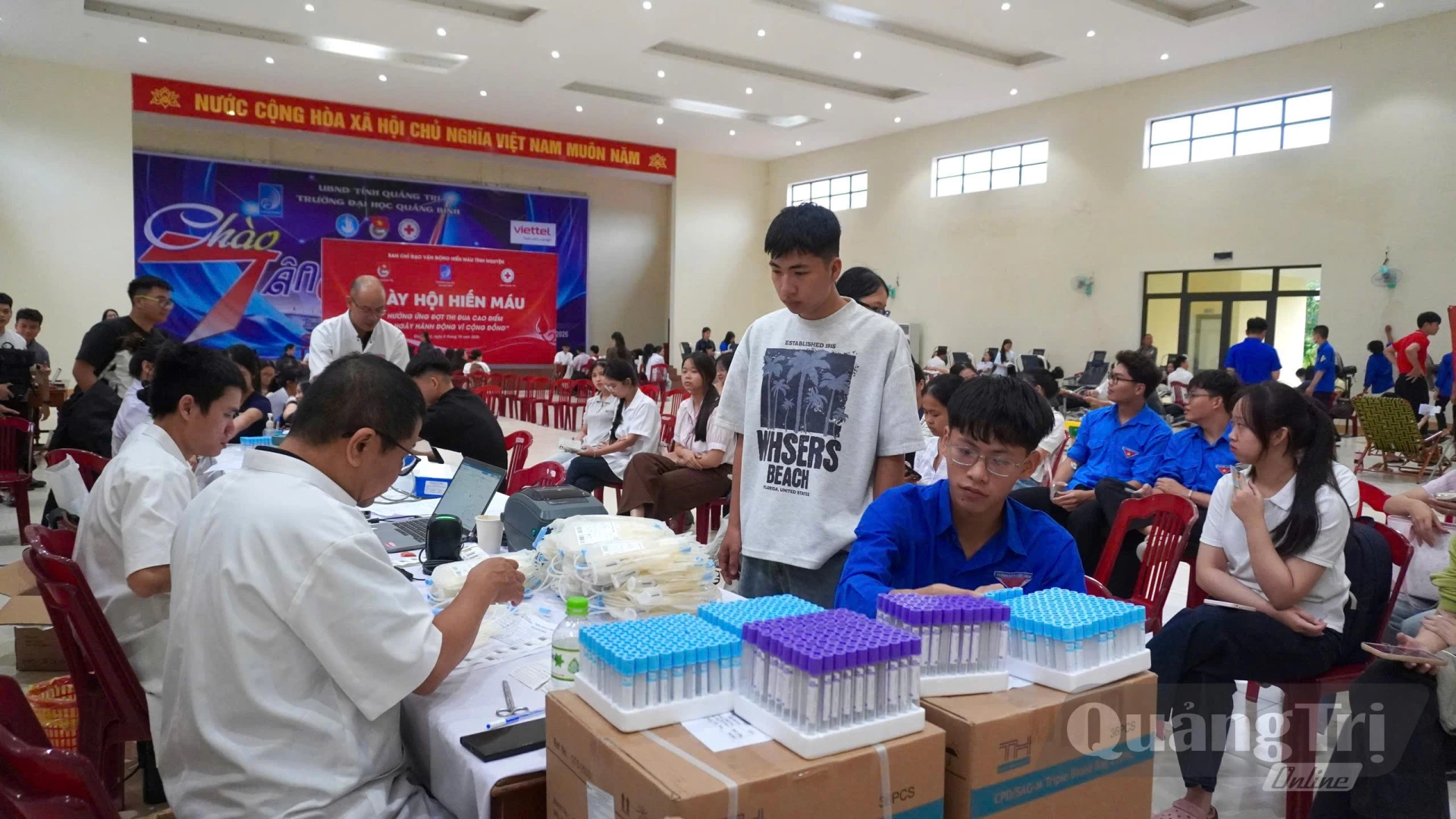 Chương trình thu hút đông đảo hơn 400 đoàn viên, thanh niên và sinh viên trên địa bàn tỉnh tham gia - Ảnh: H.T