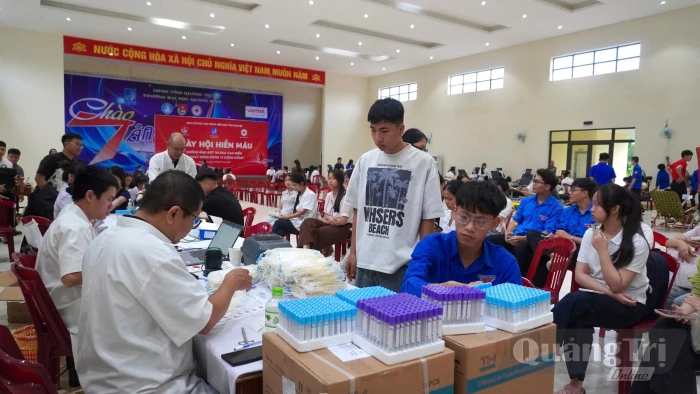 Tiếp nhận 370 đơn vị máu tại Ngày hội hiến máu tình nguyện