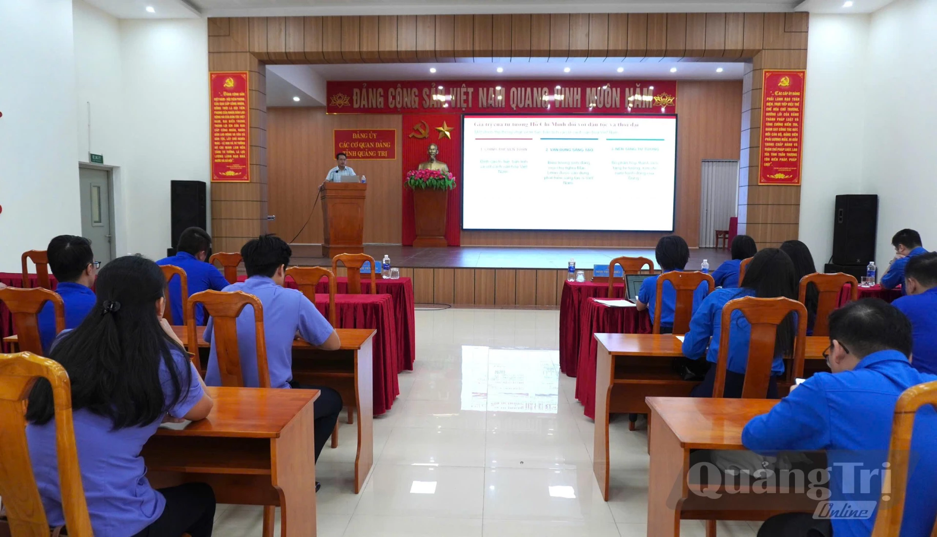 Quang cảnh hội nghị - Ảnh: H.T
