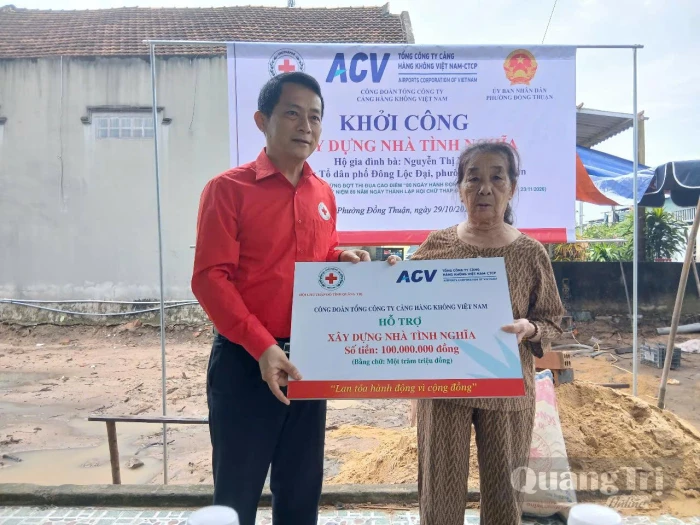 Khởi công xây dựng nhà tình nghĩa cho gia đình chính sách