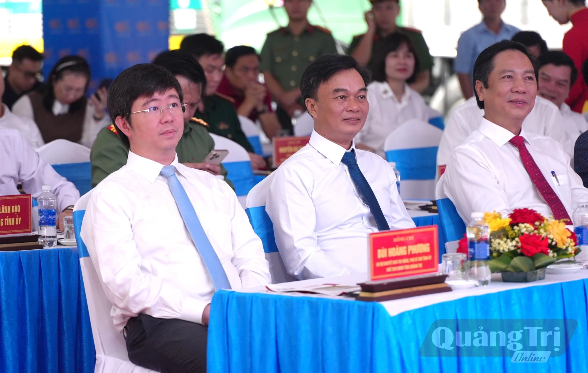 Các đồng chí lãnh đạo tỉnh tham dự lễ khởi công dự án - Ảnh: T.Đ