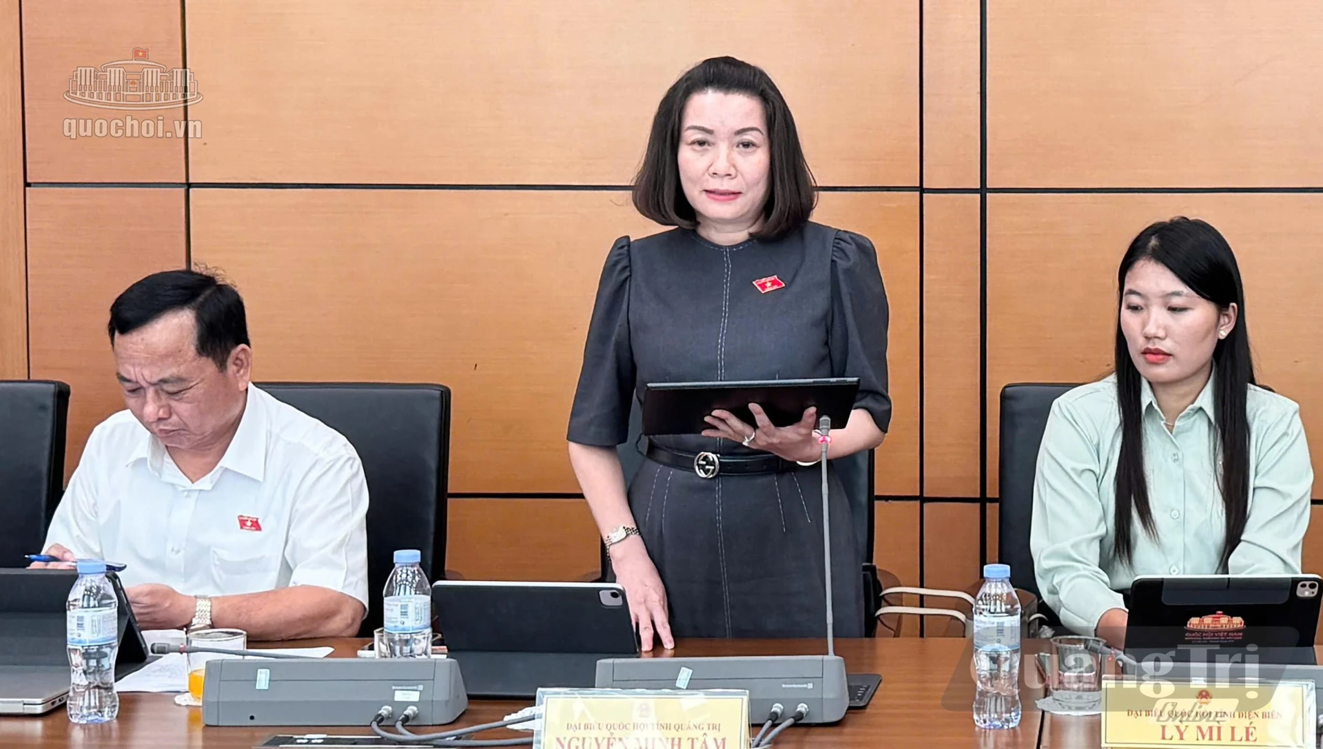 Đồng chí Nguyễn Minh Tâm, Phó Trưởng đoàn chuyên trách Đoàn ĐBQH thảo luận tại phiên họp - Ảnh: CTV
