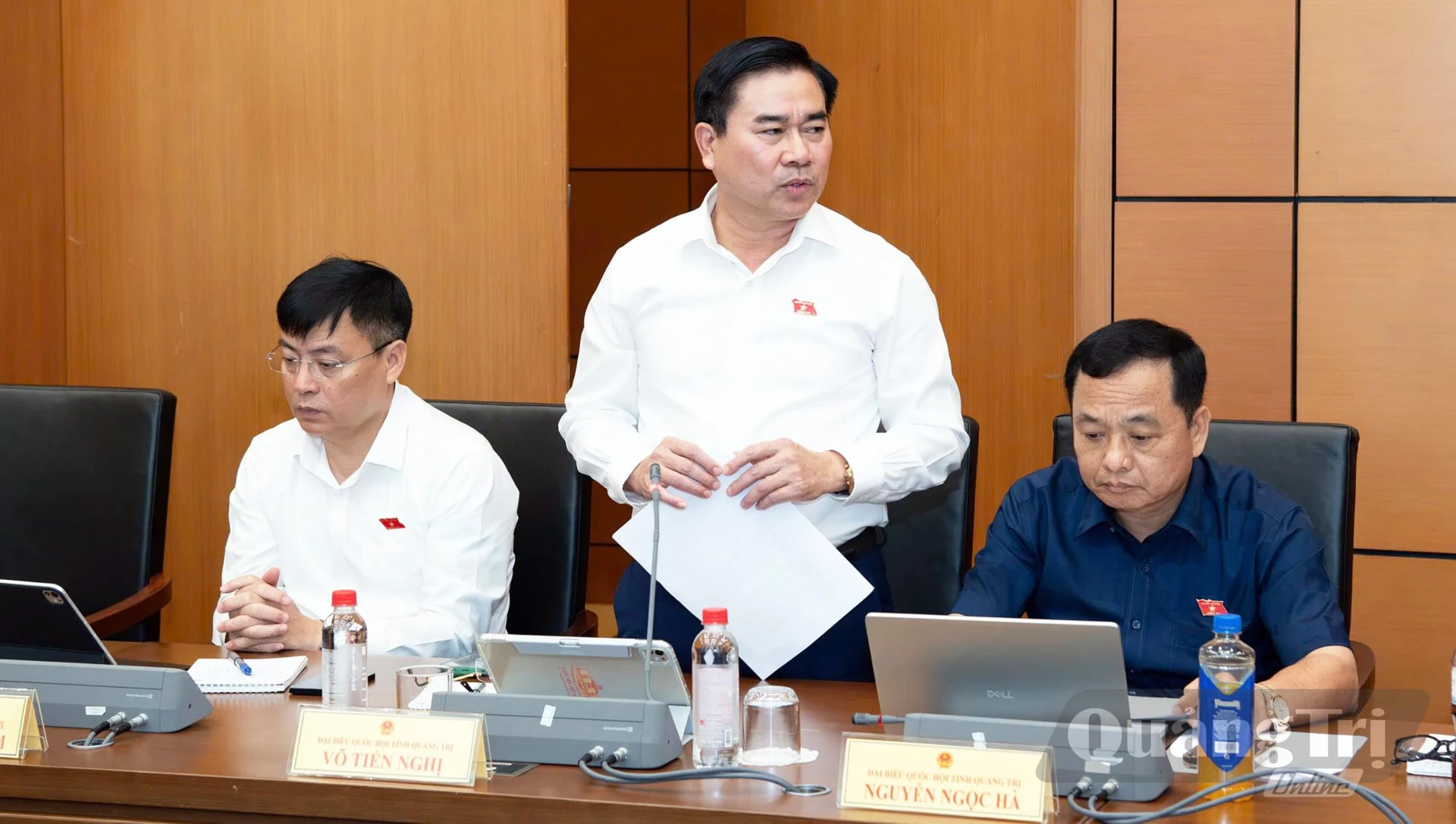 Đồng chí Võ Tiến Nghị, Thiếu tướng, Phó Tư lệnh Bộ đội Biên phòng tham gia thảo luận - Ảnh: CTV