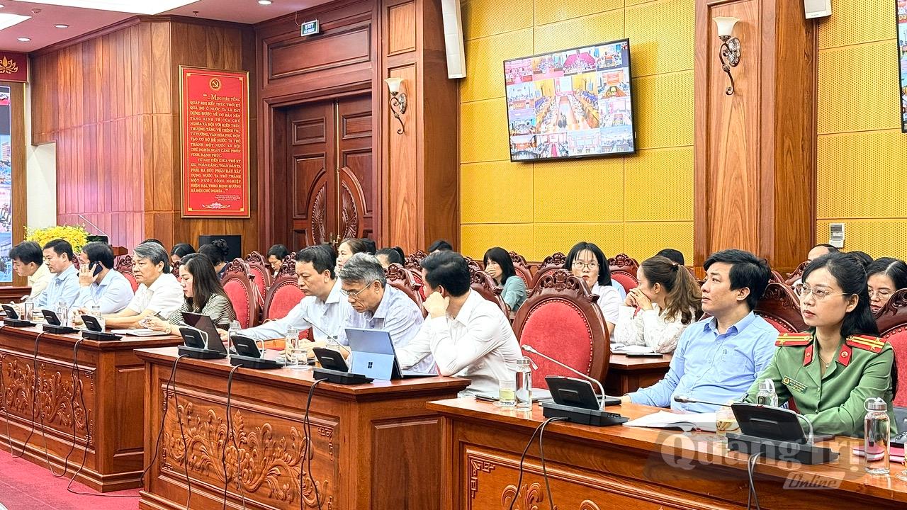 Các đại biểu tham dự tại điểm cầu Tỉnh ủy Quảng Trị - Ảnh: NL