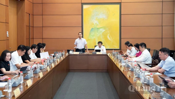 Tăng cường bảo vệ môi trường, bảo đảm quyền tiếp cận biển của người dân