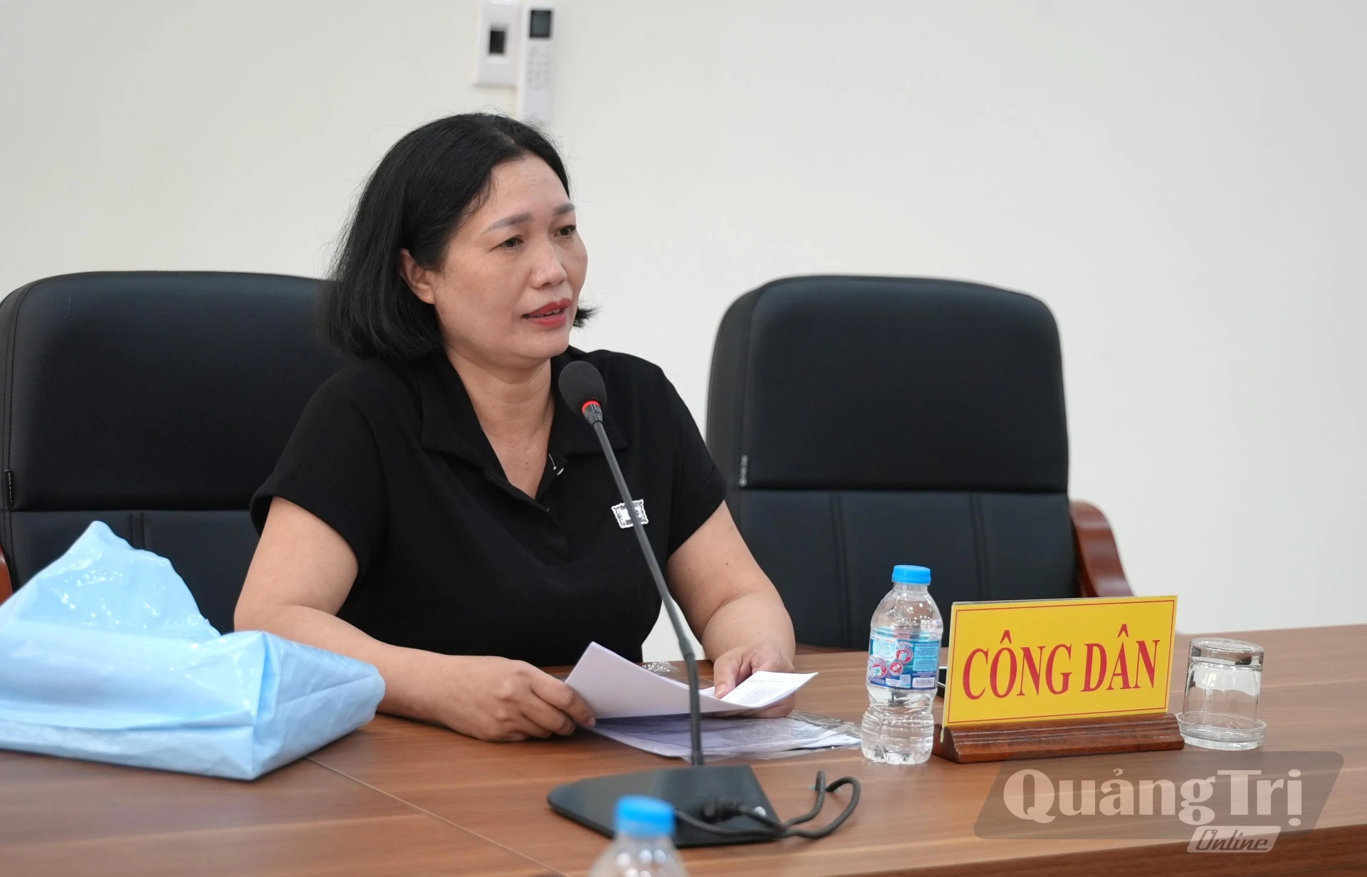 Công dân tham gia phiên tiếp dân của đồng chí Bùi Hoàng Phương, Chủ tịch UBND tỉnh bằng hình thức trực tiếp - Ảnh: T.Đ