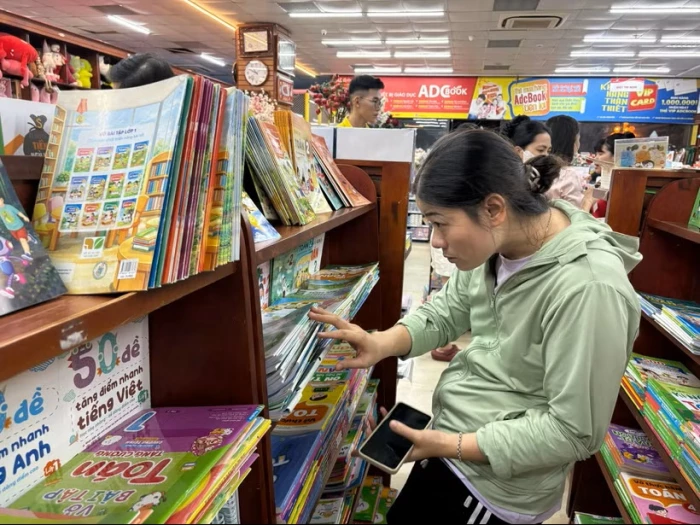 Bộ Giáo dục và Đào tạo sẽ nắm bản quyền, giao địa phương in ấn sách giáo khoa
