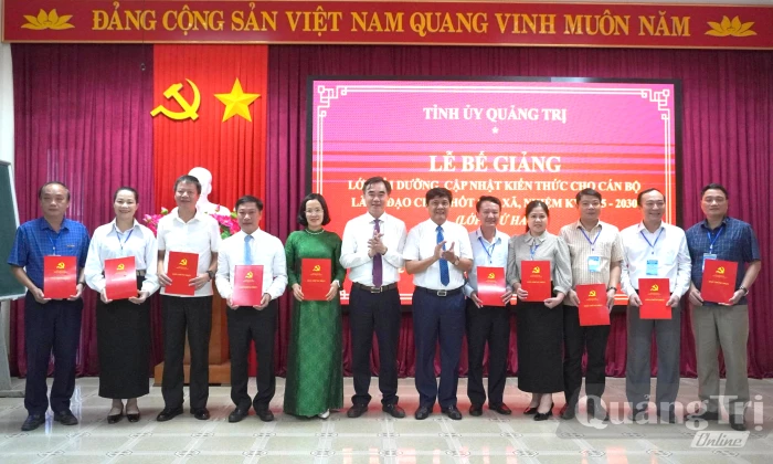 Nâng cao năng lực cán bộ lãnh đạo cấp xã